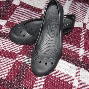 BLACK SLIP ON FLAT SHOES-CROCS-LIKE NEW-CUT OUTS